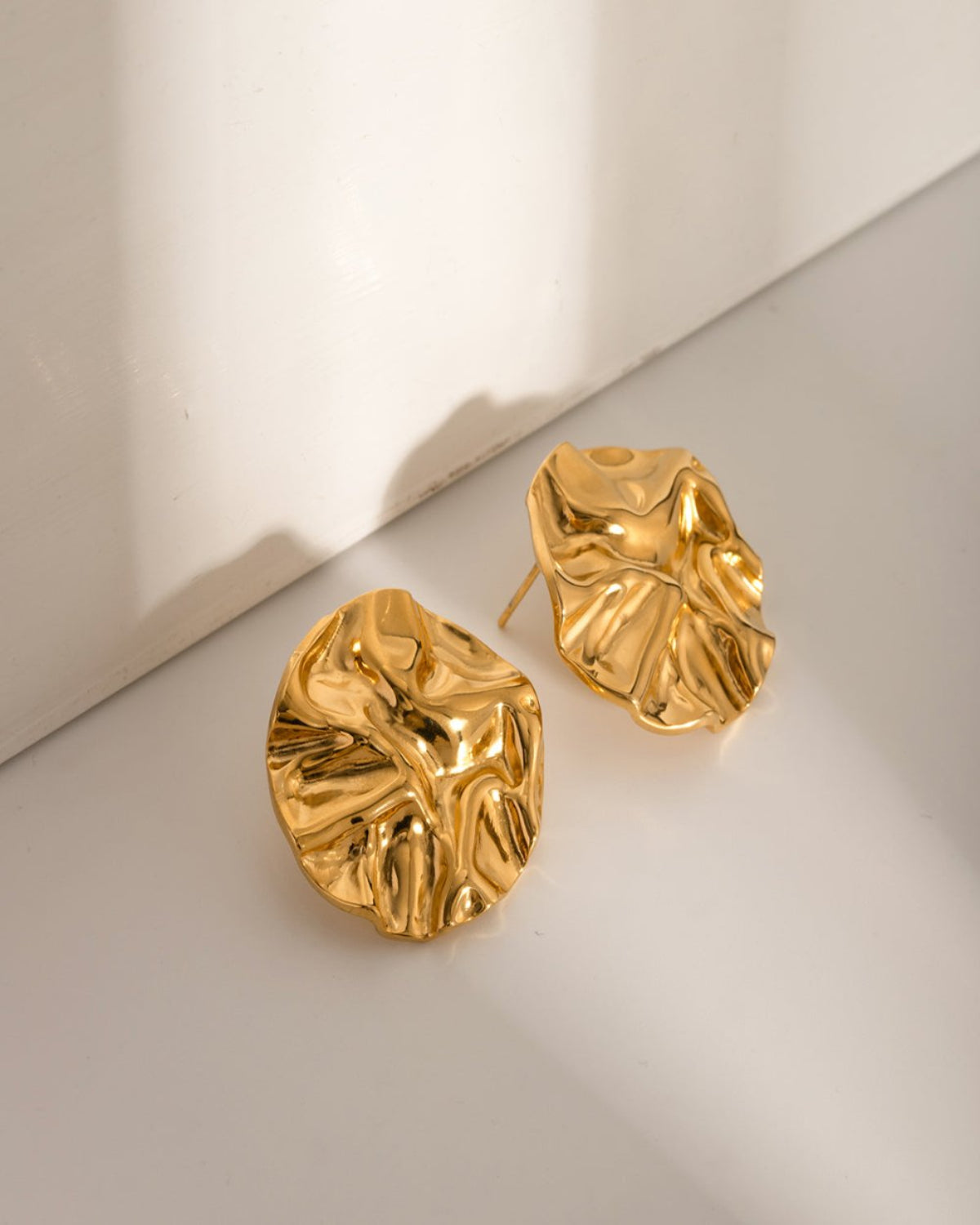 Elegant Textured Stud Earrings - RUN THE STREETS COLLABORATIVE