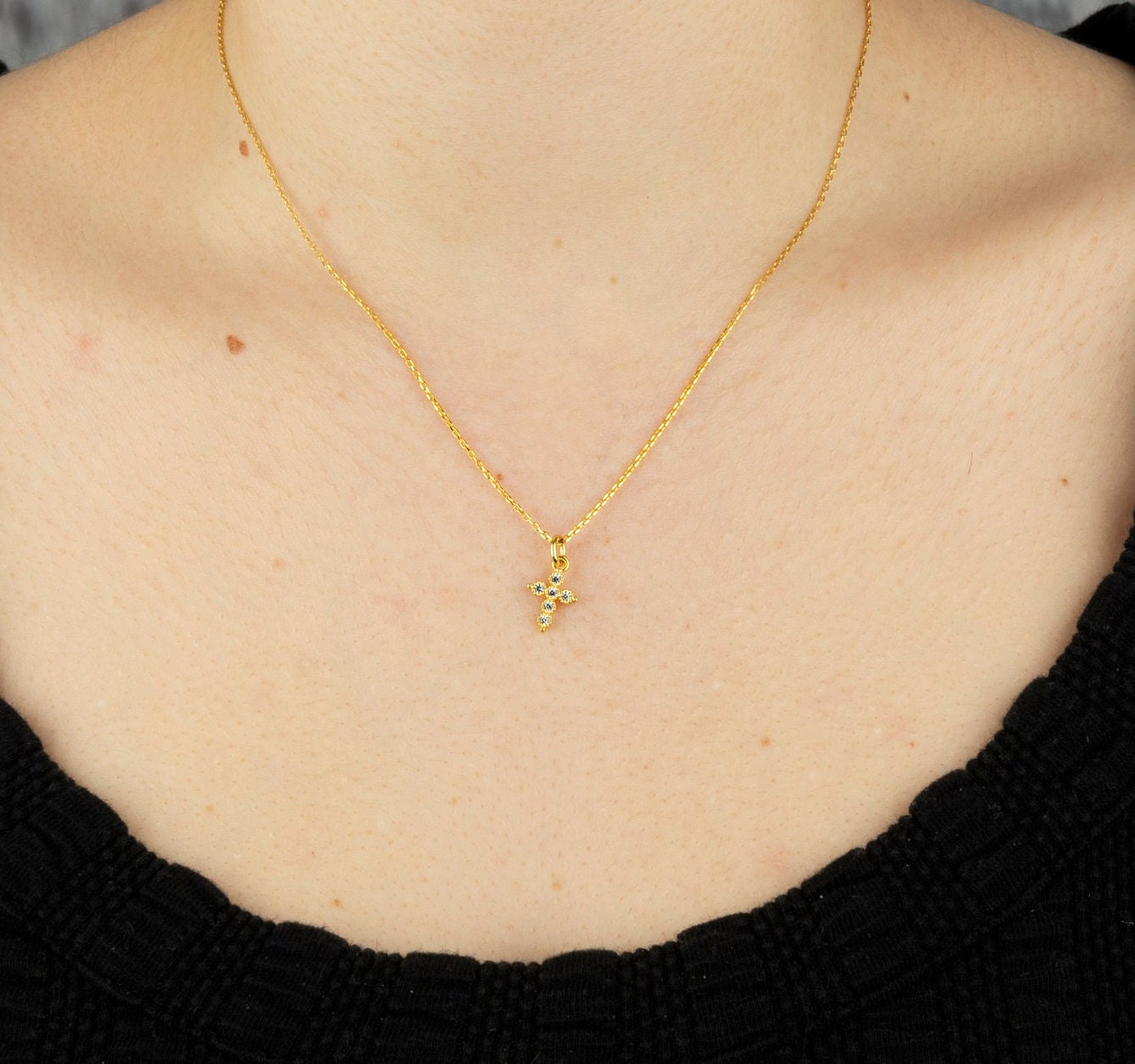 Women Cross Necklace - RUN THE STREETS COLLABORATIVE