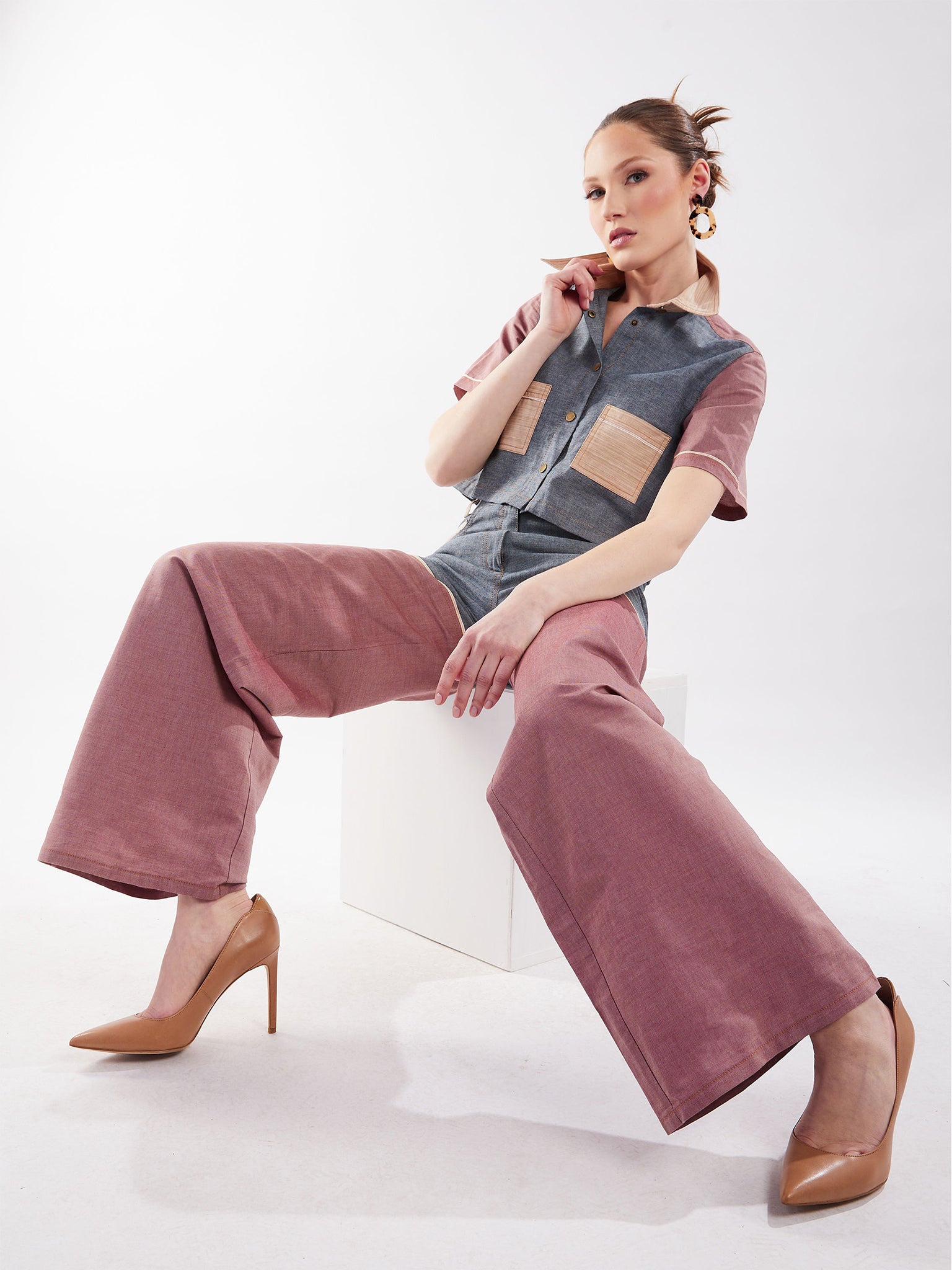 Cropped Button-Down Shirt in Blue and Red Chambray - RUN THE STREETS COLLABORATIVE