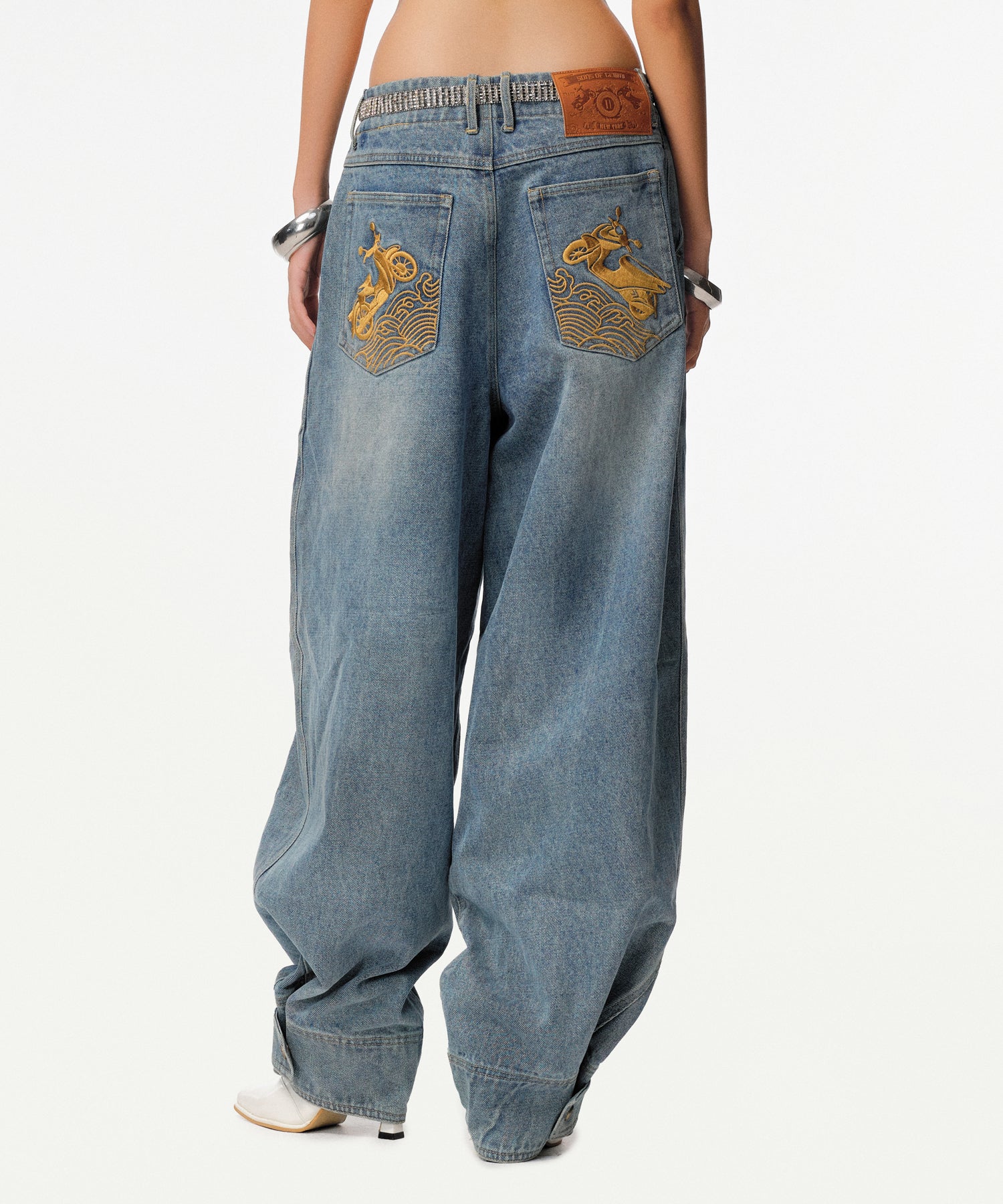Unisex Gemyny Horseshoe Jeans - RUN THE STREETS COLLABORATIVE